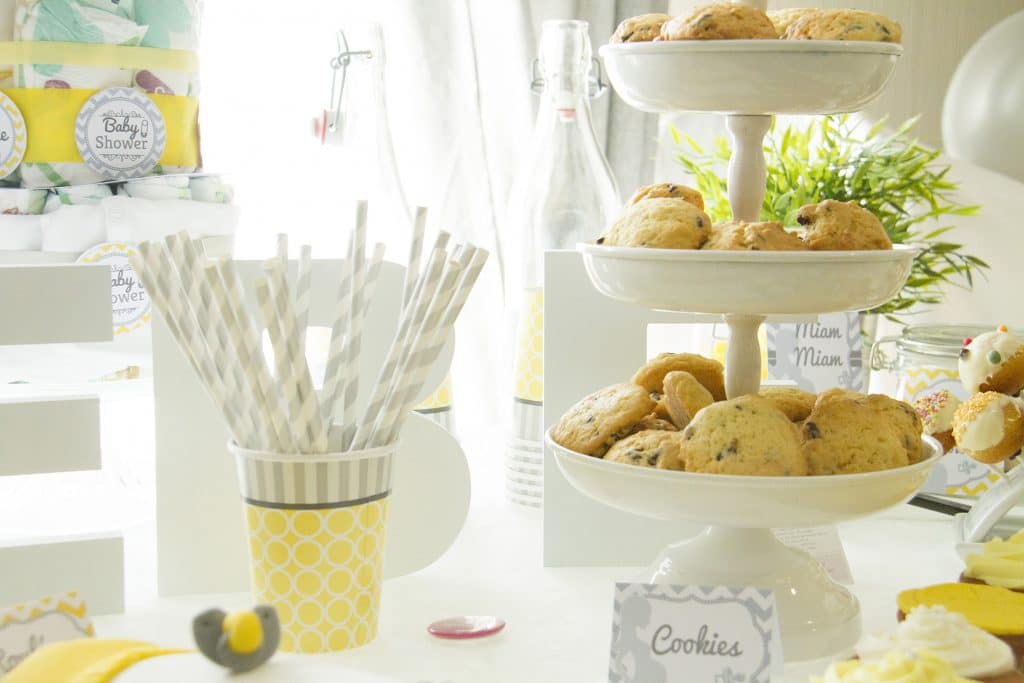 baby shower décoration chevrons jaunes et gris - kit sweet table