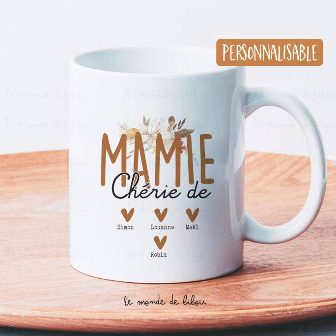 Mug personnalisé Mamie chérie cœurs